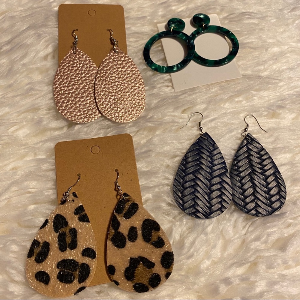 I - Lot of 4 pair of statement earrings new